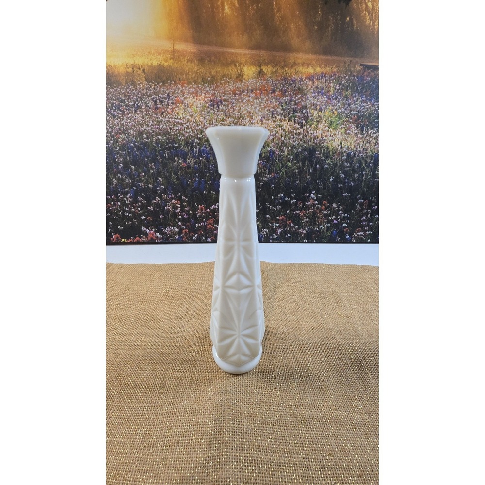 CC-1423.  Milk glass vase
